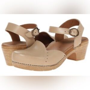 Dansko Maisie Mary Jane style clogs tan size 39 - 8.5 US size
